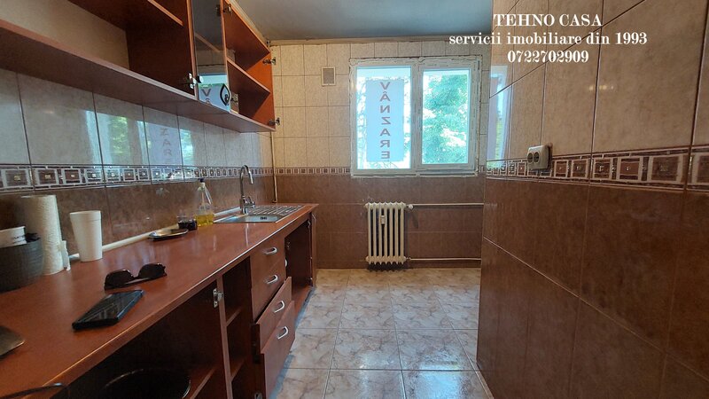 Titan, Th. Pallady, metrou 1 Decembrie la 550 m, apartament 4 camere, 2/4.